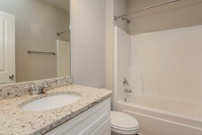 014 Bathroom ET43044