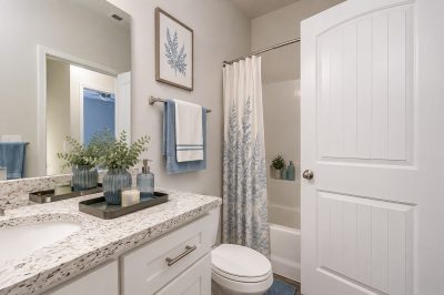 004 photo vs main bathroom 14726023 2