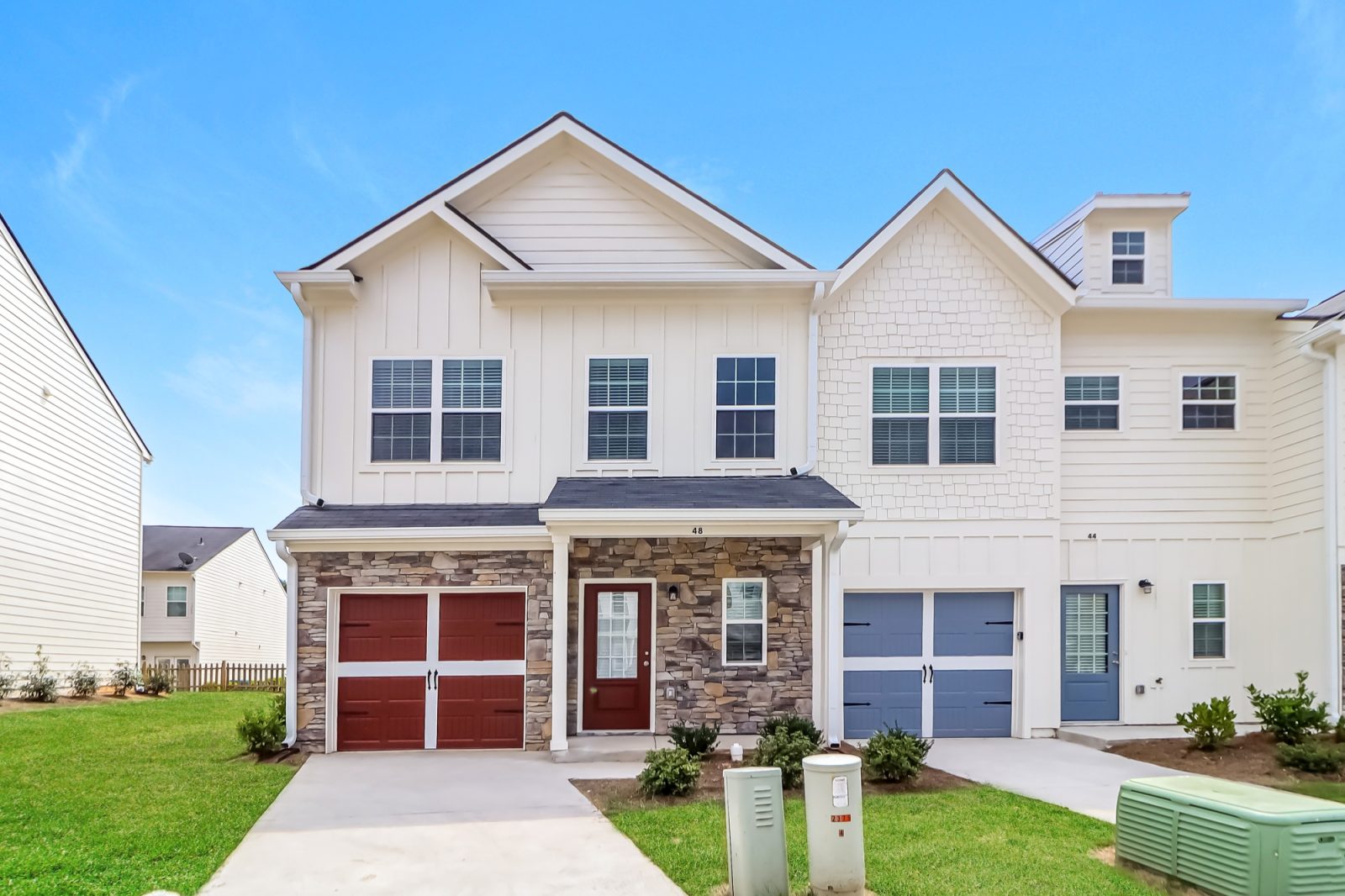 000 Front View 14005052