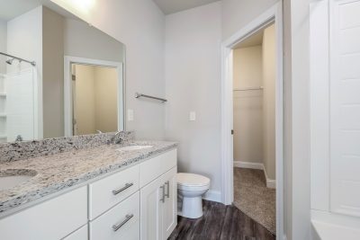 011 photo bathroom 10387614