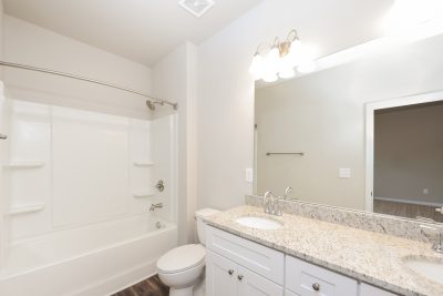 009 photo main bathroom 13276550