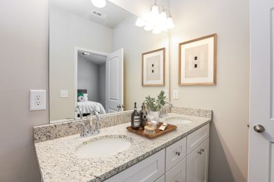 010 photo bathroom 14612091