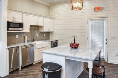 AA 007 Cottages Riley Clubhouse3