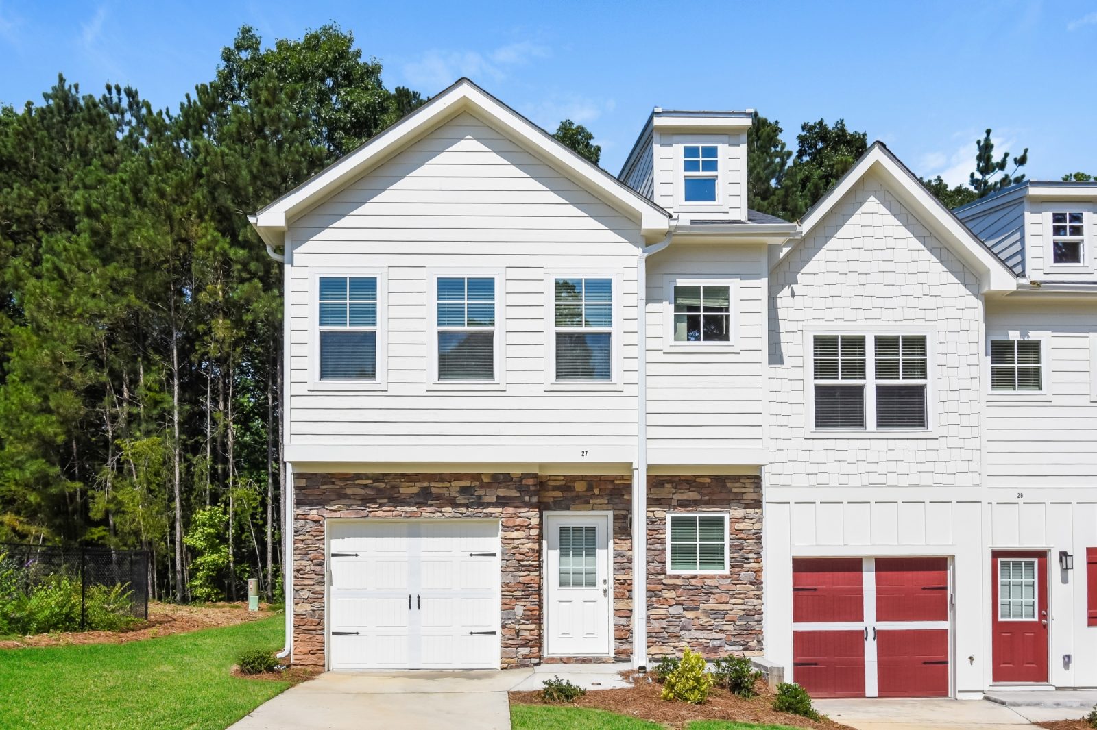 000 Front View ET43109