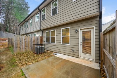 014 photo rear view 15145871