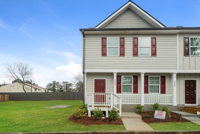 000 Front View 12347175