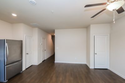 004 Living Room ET11063