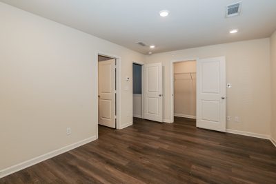 007 photo main bedroom 15144476