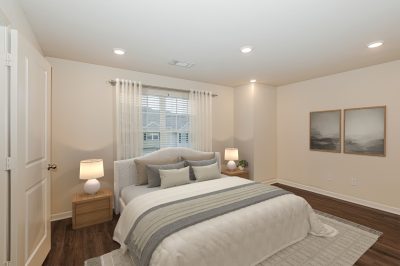 006 photo vs main bedroom 15161336
