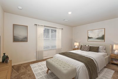 005 photo vs main bedroom 15156642