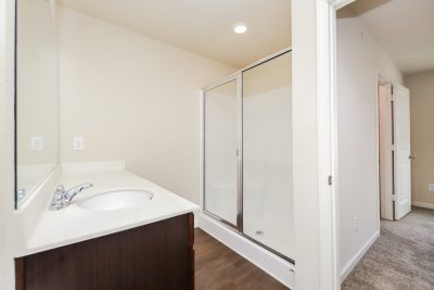 007 photo main bathroom 12919755
