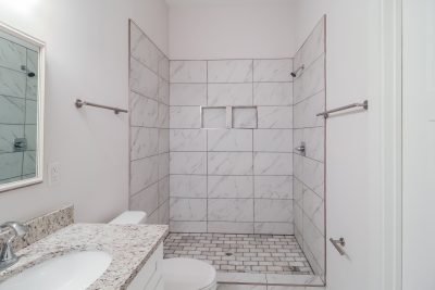012 photo main bathroom 14638245