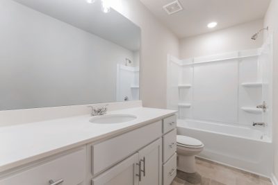 012 020 photo main bathroom 15038981