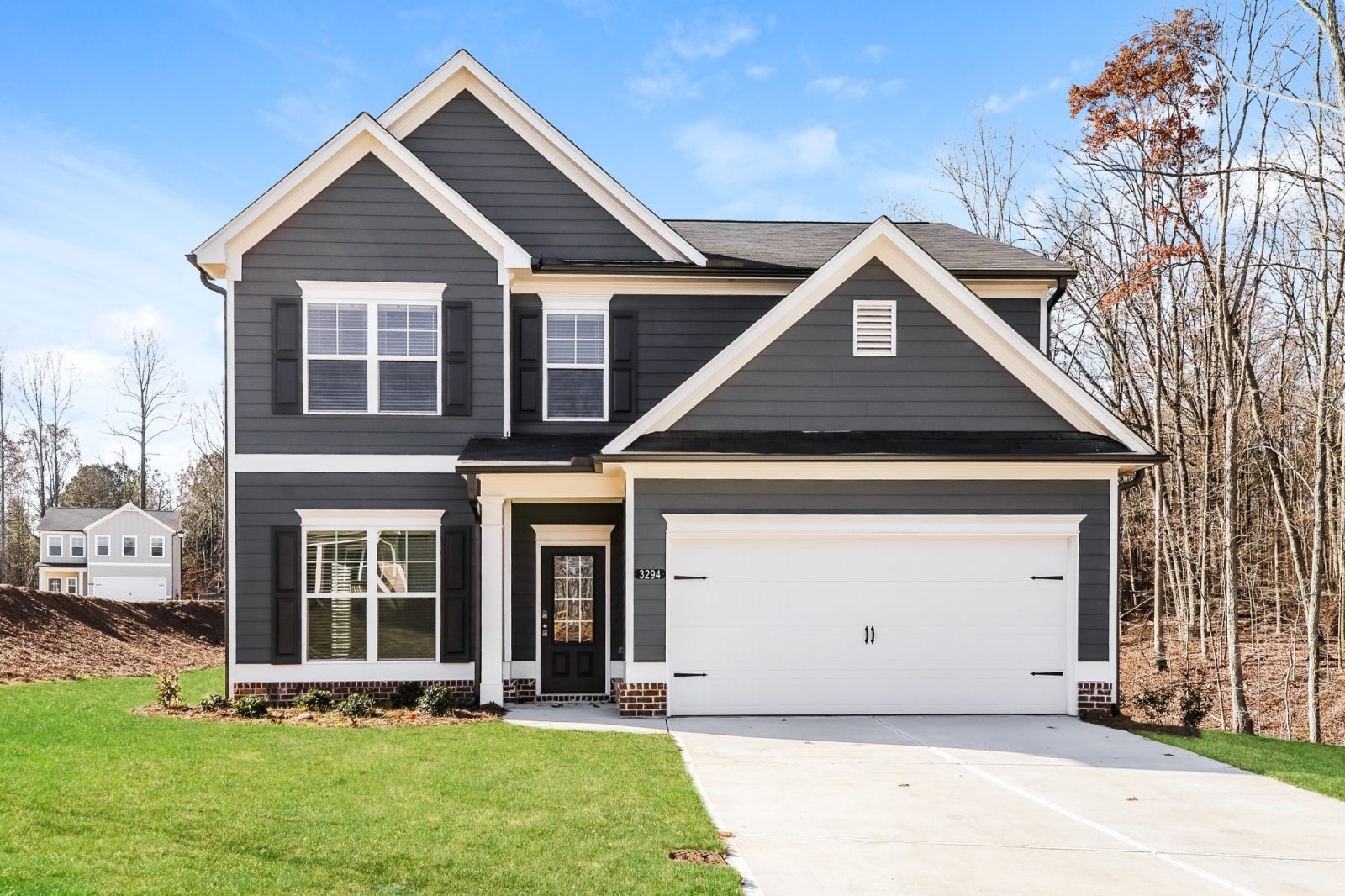 000 Front View 13403386