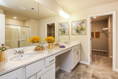 004 photo vs main bathroom 15181781