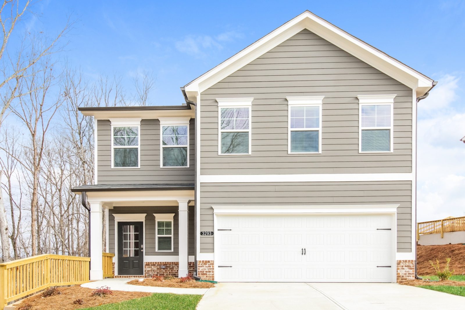 000 Front View 13467828