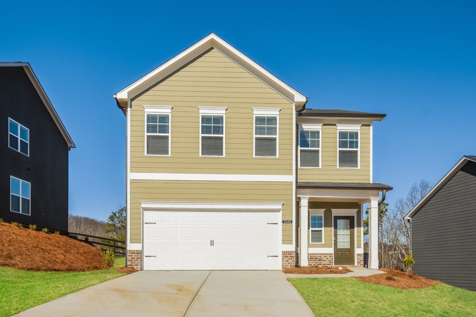 000 Front View 13529782