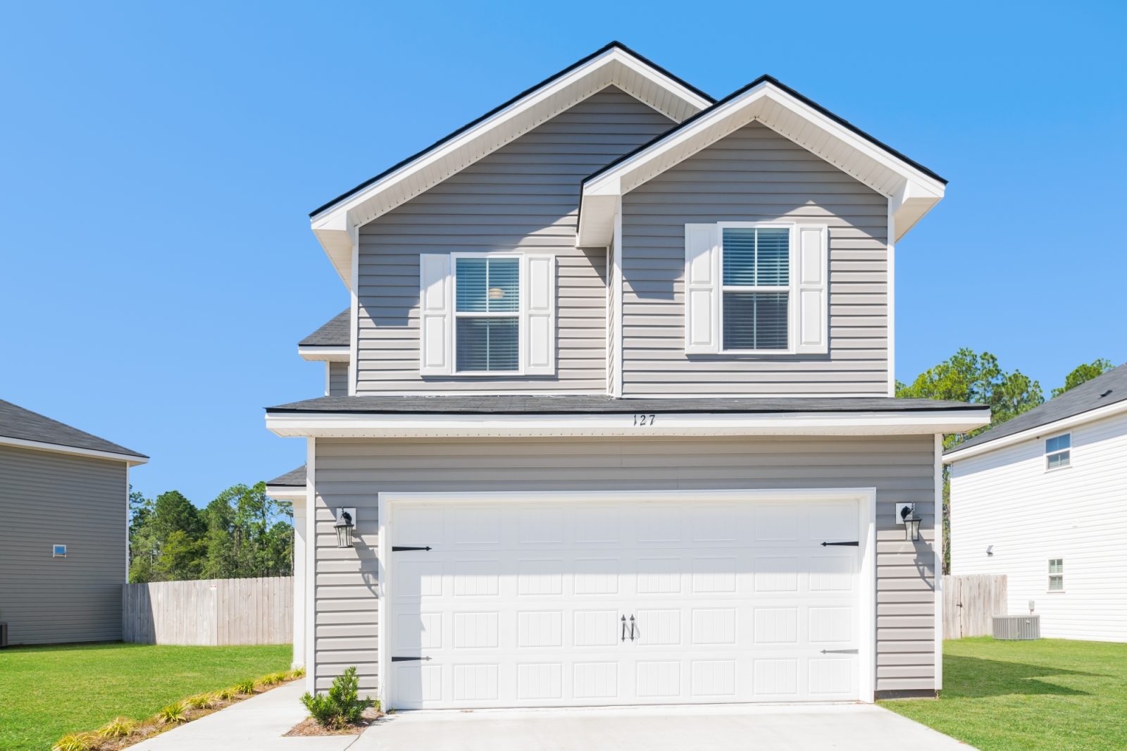 000 photo front view 13139700