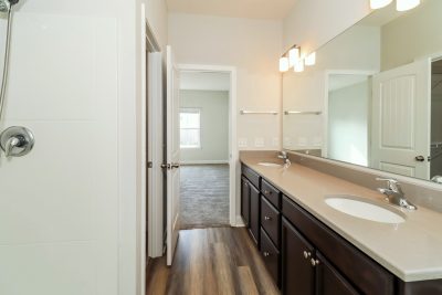 012 photo main bathroom 14814663