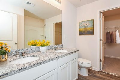 004 012 photo vs main bathroom 15181759