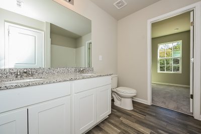 008 photo main bathroom 11990971