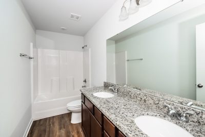 013 photo bathroom 12580136