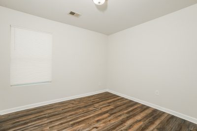 010 Bedroom ET21021