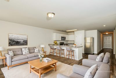 001 photo vs living room 15181927