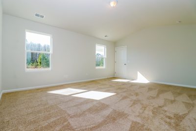 007 photo main bedroom 10308975