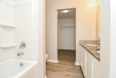 006 photo main bathroom 15146288