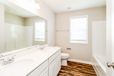 012 017 photo bathroom 15124814