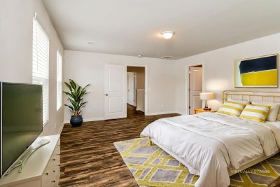 003 photo vs main bedroom 15166974