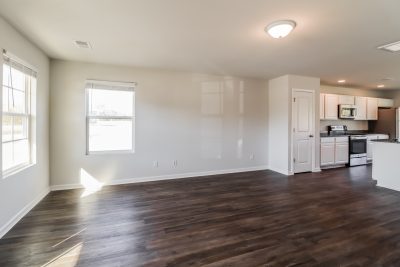 004 Living Room ET31370