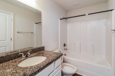 014 Bathroom ET31370