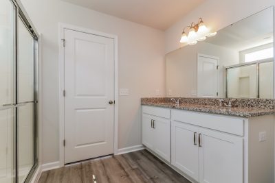 011 Main Bathroom ETA0011