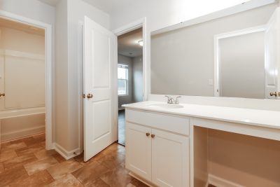 013 photo bathroom 11989624