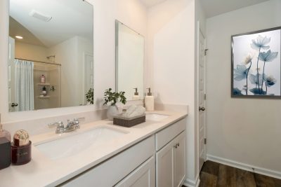 012 photo main bathroom 14582831