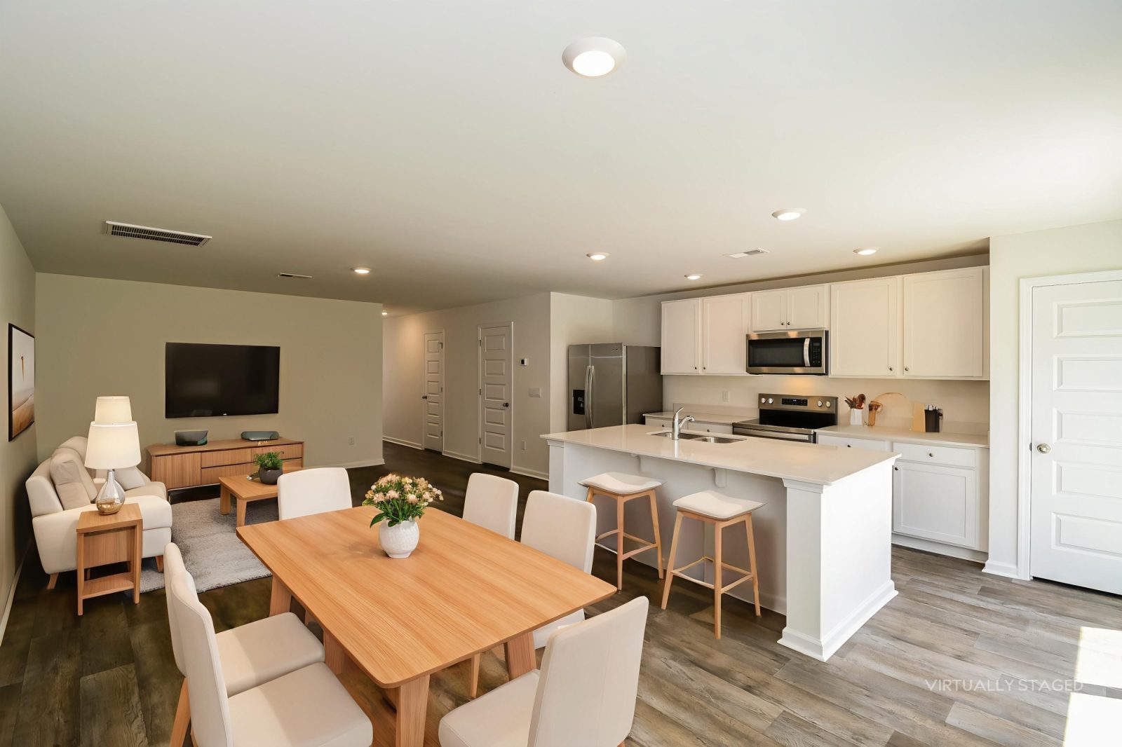 001 photo dining room 14564689