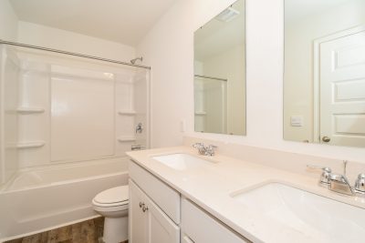 010 photo main bathroom 14563493