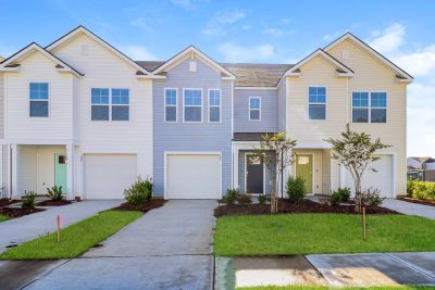 014 Front View 14775672