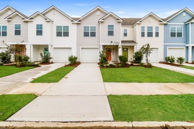 015 Front View 14845642