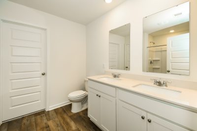 011 photo main bathroom 14563513