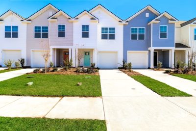 014 Front View 14979965