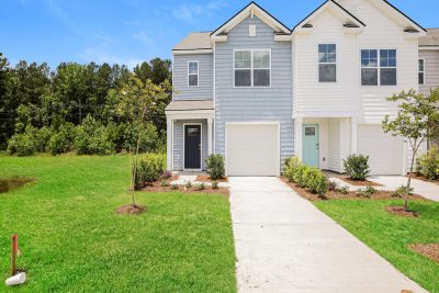 013 photo front view 14556396