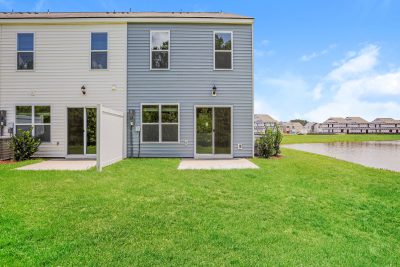 015 photo rear view 14556404