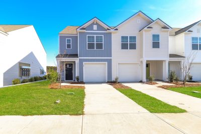 014 Front View 14980024