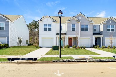 014 Front View 15140885