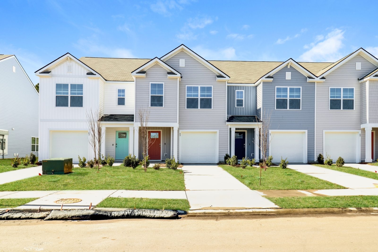 014 Front View 15140887