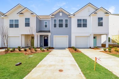 014 Front View 15211482