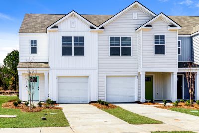 014 Front View 15211130